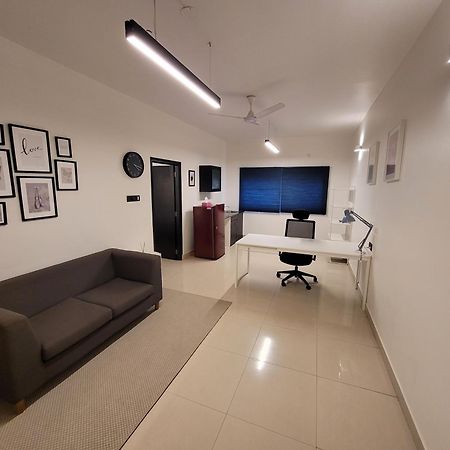 העיר בנגלור Lotus Korean Hotel מראה חיצוני תמונה