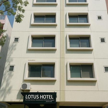 העיר בנגלור Lotus Korean Hotel מראה חיצוני תמונה