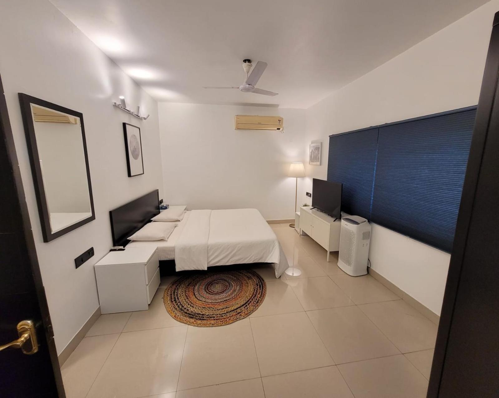 העיר בנגלור Lotus Korean Hotel מראה חיצוני תמונה