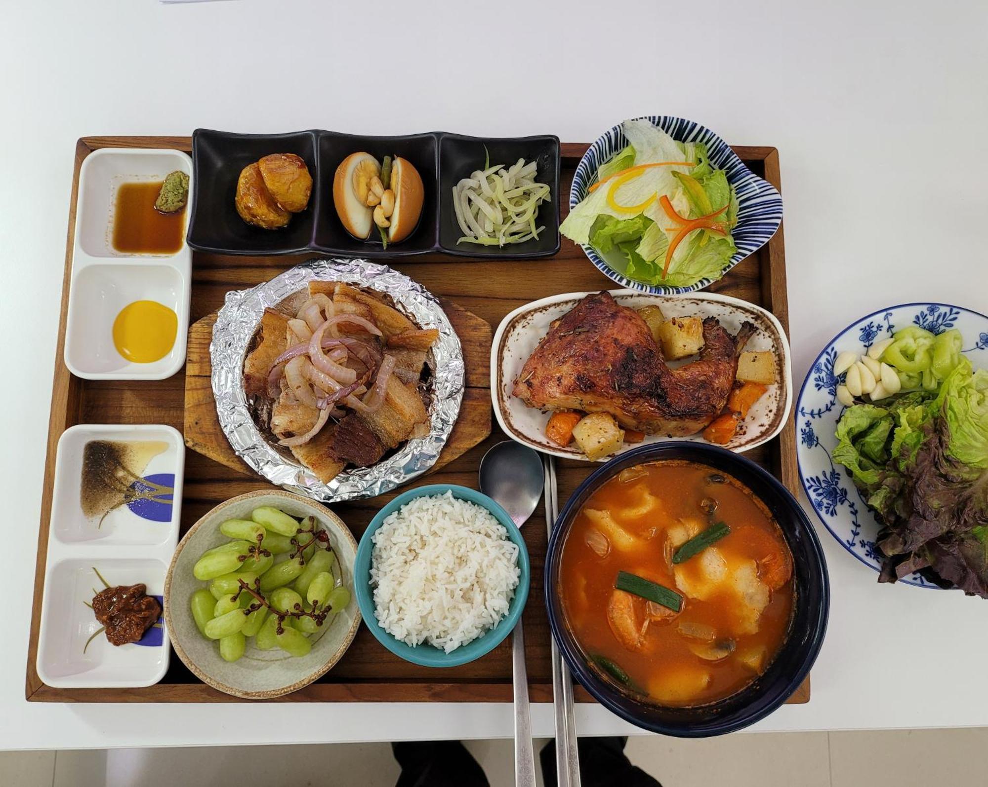 העיר בנגלור Lotus Korean Hotel מראה חיצוני תמונה